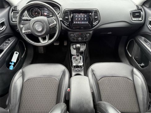 Used 2020 Jeep Compass Latitude image 14