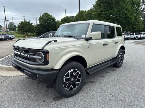New 2026 Ford Bronco Outer Banks AWD/4WD image 5