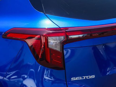 Certified 2024 Kia Seltos X-Line AWD/4WD image 11