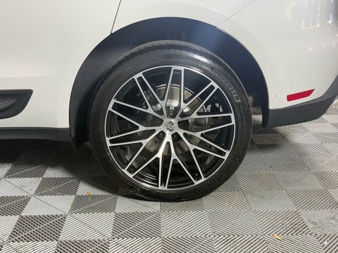 New 2026 Porsche Macan image 11