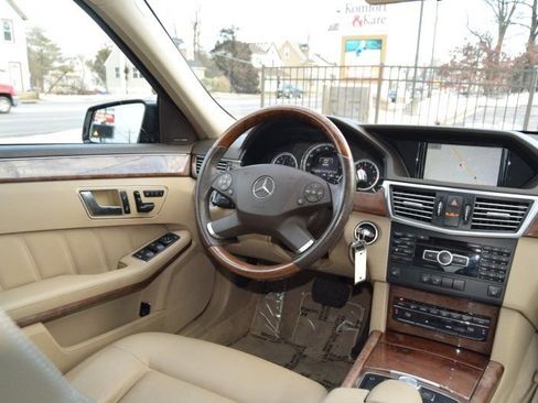 Used 2013 Mercedes-Benz E 350 Sedan image 20
