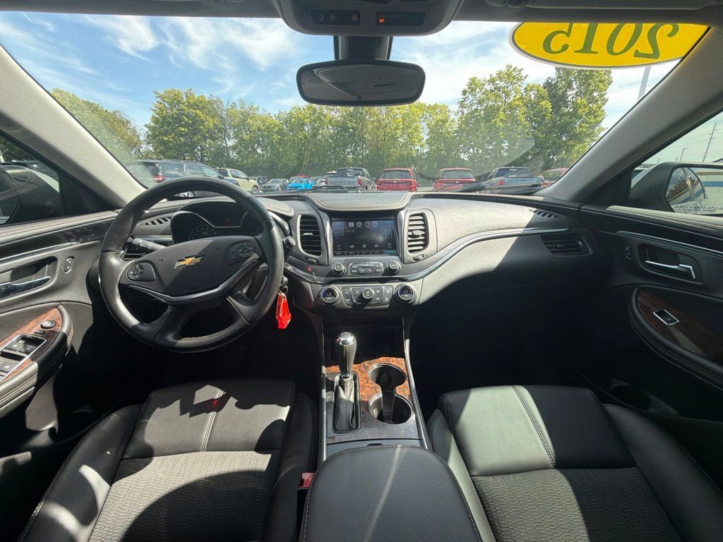 Used 2015 Chevrolet Impala LT w/ Convenience Package FWD image 11