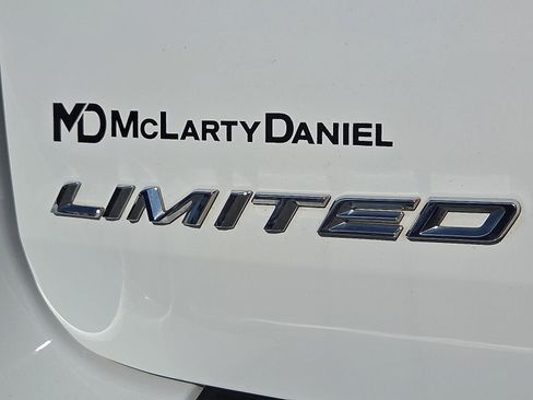 Used 2023 Ford Explorer Limited image 10