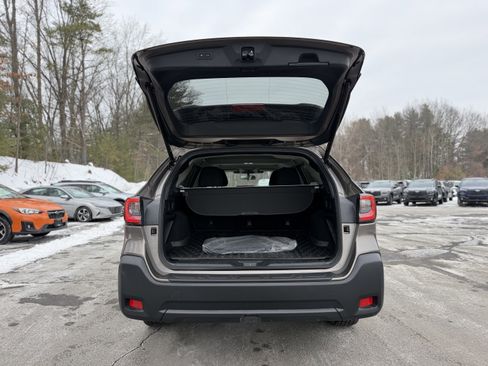 Used 2023 Subaru Outback Premium image 33