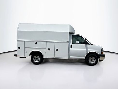New 2024 Chevrolet Express 3500 w/ Power Convenience Package image 9