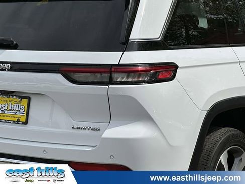 Certified 2023 Jeep Grand Cherokee Limited w/ Trailer Tow Prep Group (B) AWD/4WD image 10