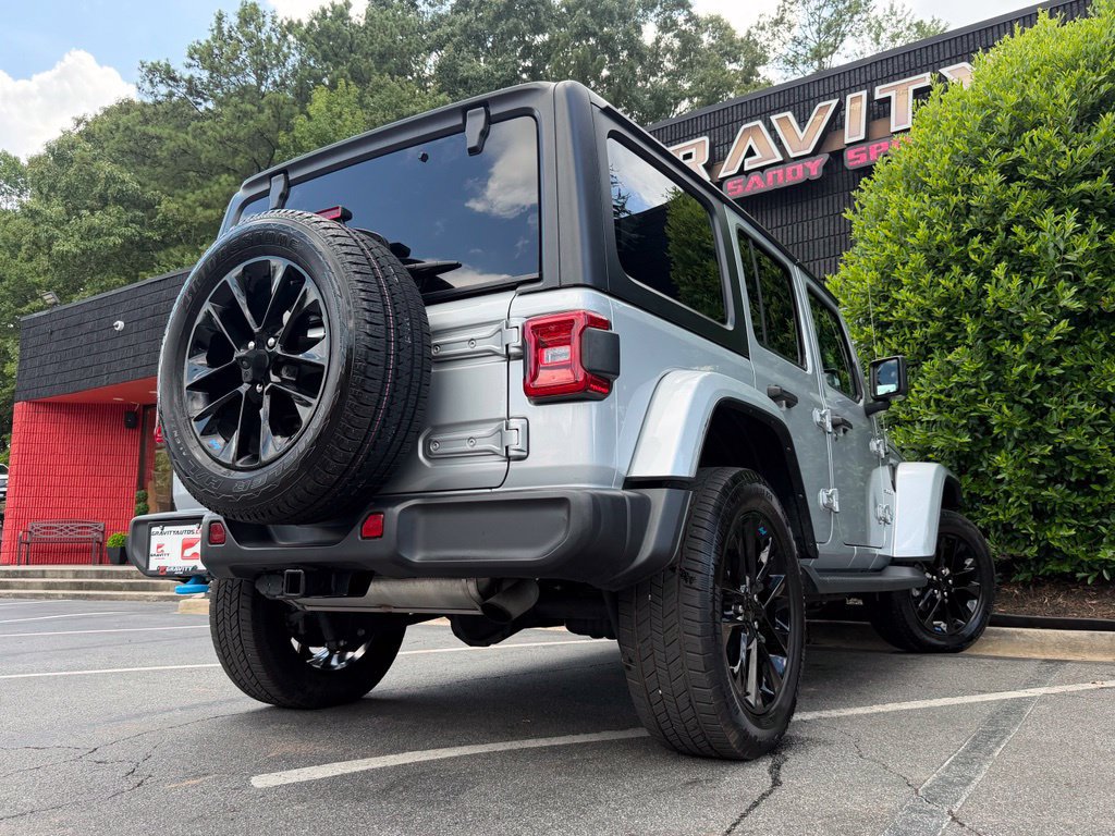 Used 2023 Jeep Wrangler Unlimited Sahara w/ Cold Weather Group AWD/4WD image 13