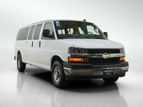 Used 2025 Chevrolet Express 3500 LT w/ LT Preferred Equipment Group RWD image 7