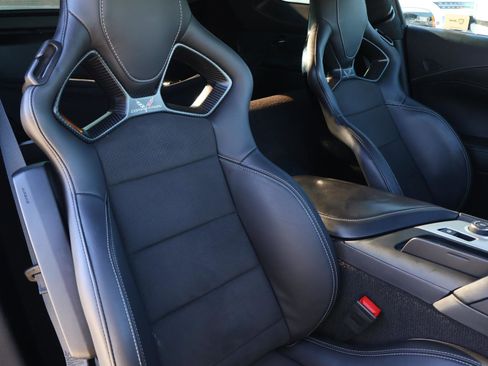 Used 2016 Chevrolet Corvette Z06 w/ 3LZ Preferred Equipment Group image 13