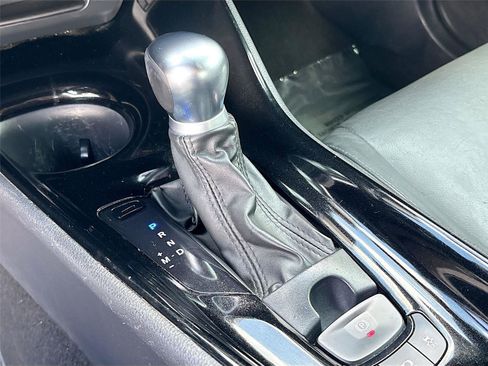 Used 2019 Toyota C-HR Limited FWD image 16