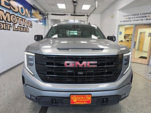 Used 2025 GMC Sierra 1500 Elevation w/ Elevation Premium Package image 2