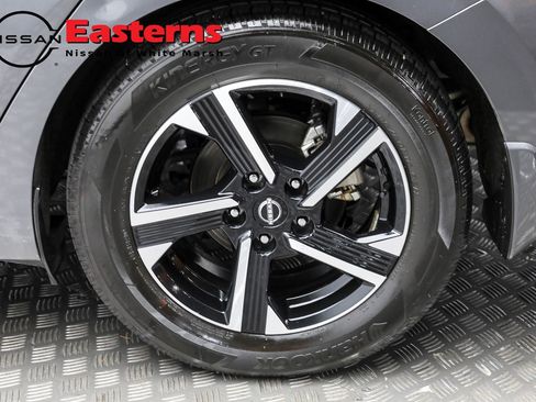 Used 2024 Nissan Sentra SV image 9