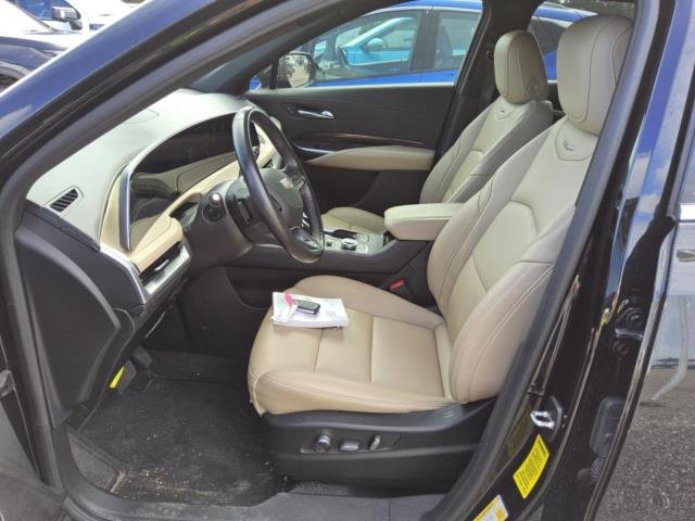 Used 2024 Cadillac XT4 Premium Luxury w/ Cold Weather Package FWD image 15