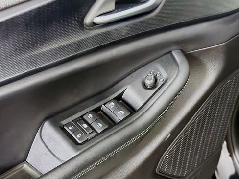 Used 2023 Jeep Grand Cherokee Laredo RWD image 15