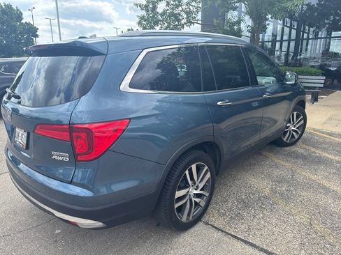 Used 2017 Honda Pilot Touring image 1