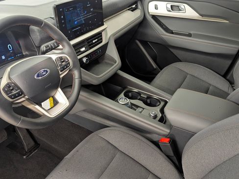New 2026 Ford Explorer Active image 4