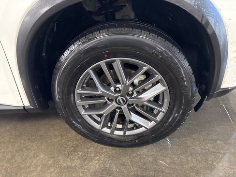 Used 2023 Nissan Rogue S AWD/4WD image 14
