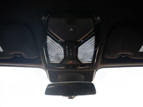 Used 2022 BMW X7 xDrive40i w/ M Sport Package AWD/4WD image 20