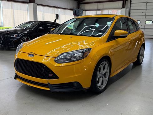 Used 2013 Ford Focus ST FWD image 5