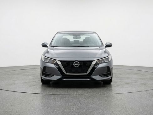 Used 2025 Nissan Sentra SV image 2