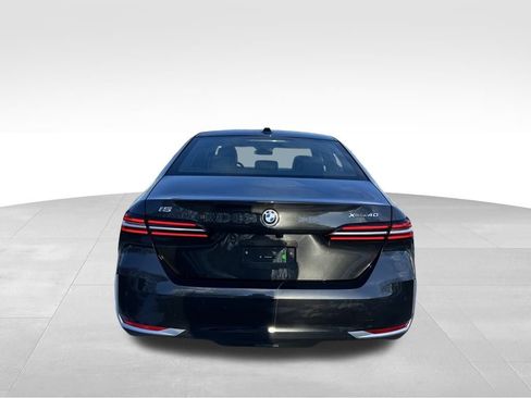 Used 2025 BMW i5 xDrive40 image 9