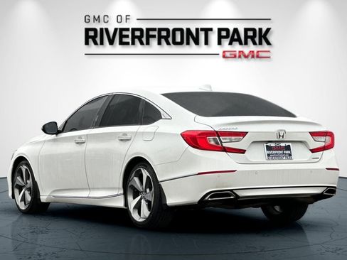 Used 2018 Honda Accord Touring image 5