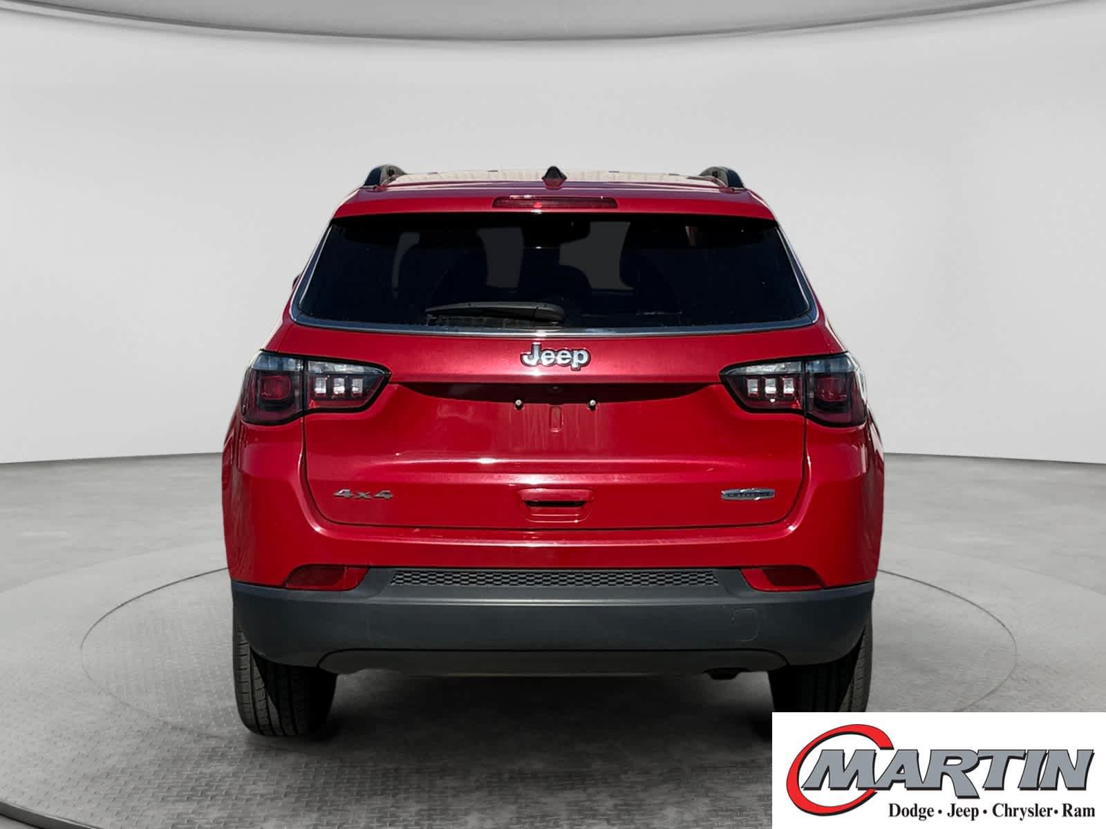 Used 2024 Jeep Compass Latitude AWD/4WD image 6