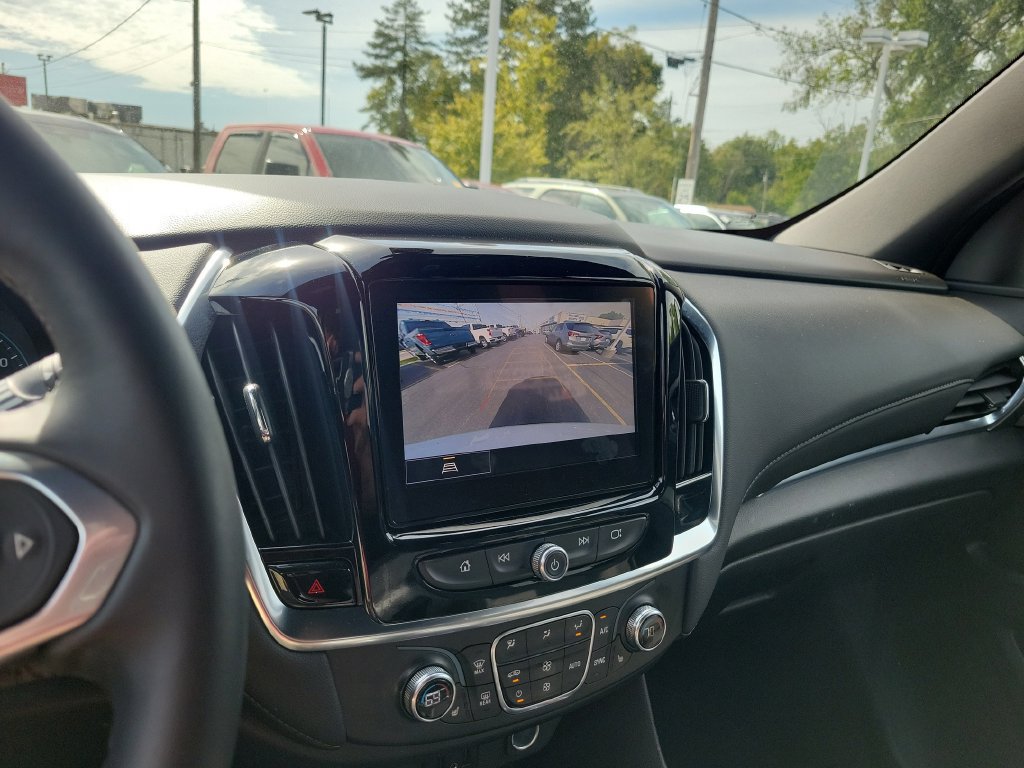 Used 2023 Chevrolet Traverse LT FWD image 28