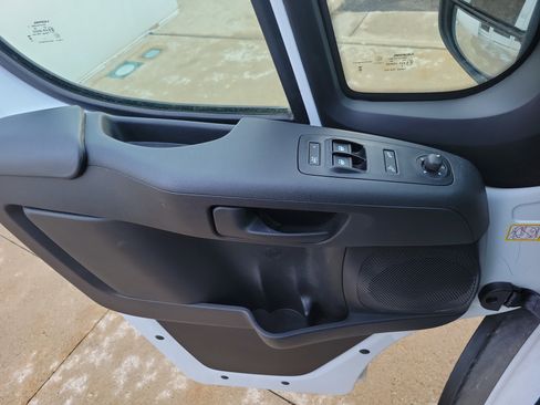 Used 2025 RAM ProMaster 2500 w/ Convenience Group image 7