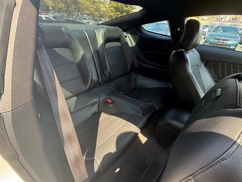 Used 2018 Ford Mustang GT Premium image 12
