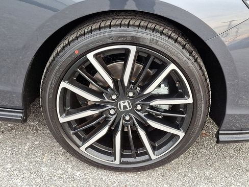 Used 2025 Honda Accord Touring image 8