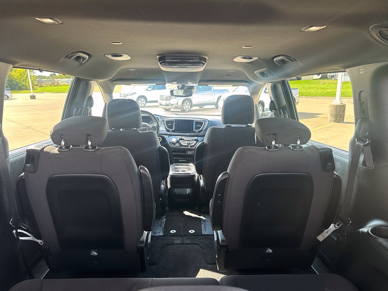 Used 2019 Chrysler Pacifica Touring Plus w/ Advanced Safetytec Group FWD image 13