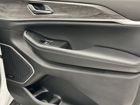 Used 2023 Jeep Grand Cherokee Limited w/ Trailer Tow Prep Group (B) image 15