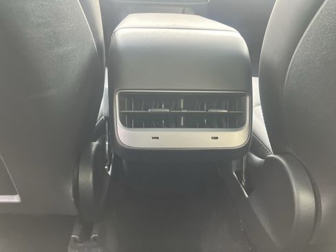 Used 2023 Tesla Model Y Performance AWD/4WD image 16