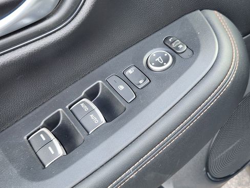 Certified 2025 Honda HR-V Sport image 14