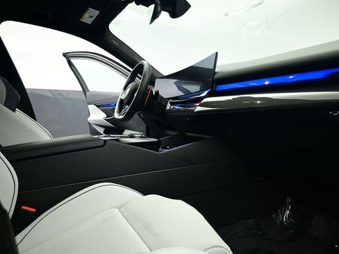 Used 2025 BMW M5 w/ Carbon Package image 66