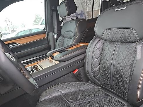 Used 2023 Jeep Grand Wagoneer L Series III image 15