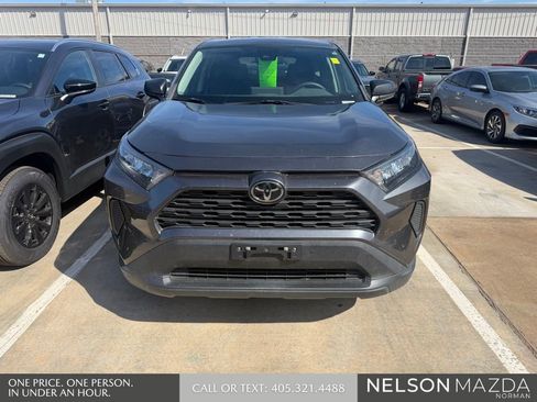 Used 2022 Toyota RAV4 LE image 2