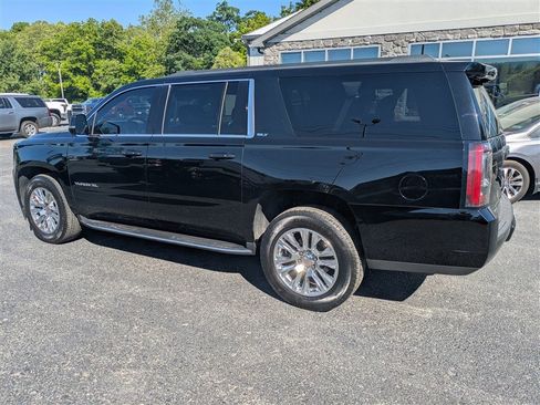 Used 2019 GMC Yukon XL SLT w/ Open Road Package AWD/4WD image 3