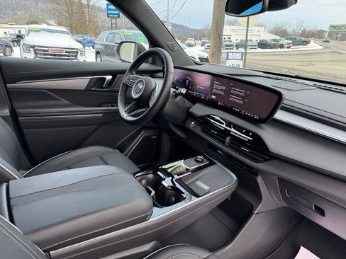 Used 2025 Buick Enclave Preferred image 56