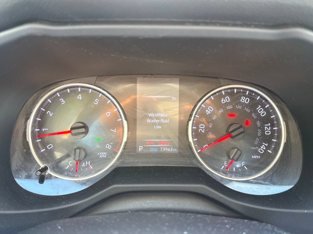 Used 2021 Toyota RAV4 XLE w/ XLE Grade Weather Package AWD/4WD image 21