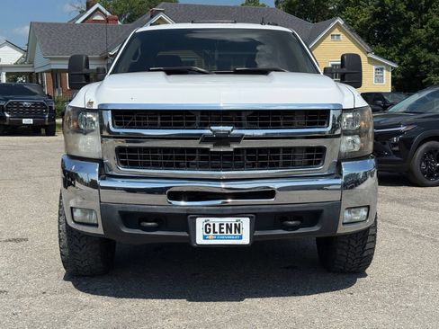 Used 2009 Chevrolet Silverado 2500 LT w/ Exterior Plus Package AWD/4WD image 10