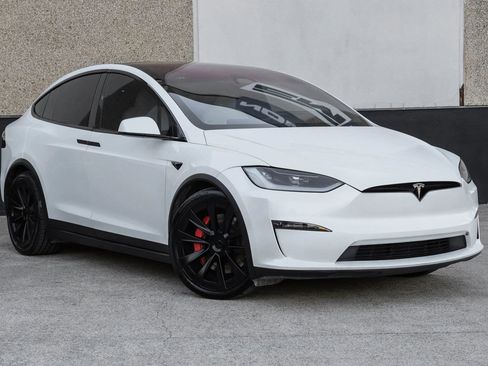 Used 2023 Tesla Model X Plaid image 8