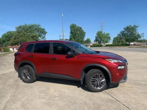 Used 2023 Nissan Rogue S AWD/4WD image 5