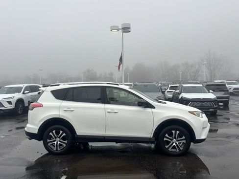 Used 2016 Toyota RAV4 LE image 4
