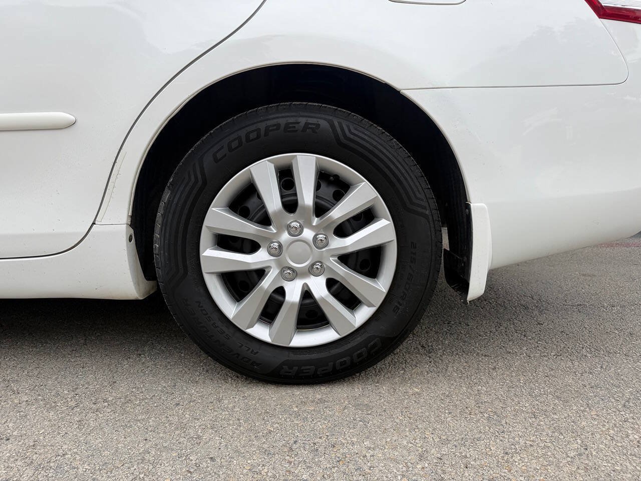Used 2010 Toyota Camry SE FWD image 28