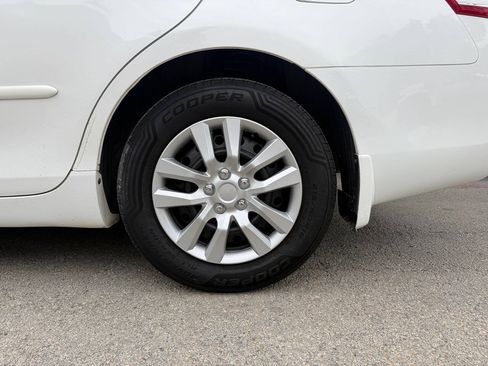 Used 2010 Toyota Camry SE FWD image 28