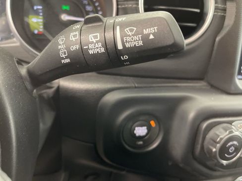 Used 2023 Jeep Wrangler Unlimited Sahara image 17