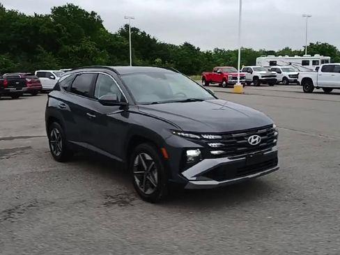 Used 2025 Hyundai Tucson SEL AWD/4WD image 2