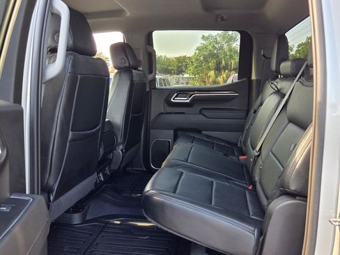 Used 2022 GMC Sierra 1500 Elevation w/ LPO, Elevation Black Package AWD/4WD image 10